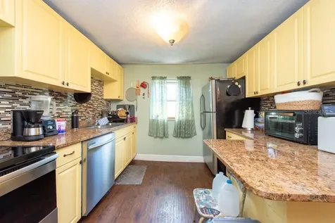8013 N Gomez Avenue Tampa FL 33614