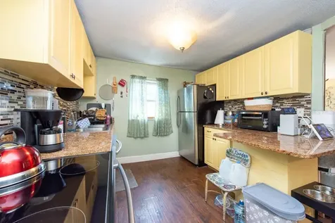 8013 N Gomez Avenue Tampa FL 33614
