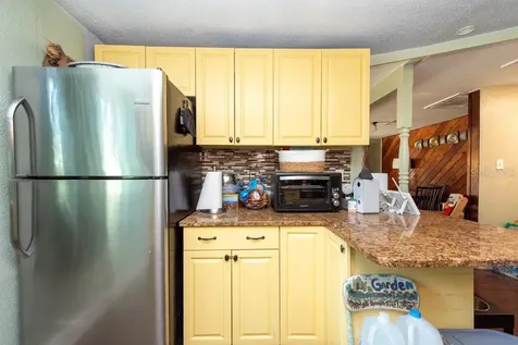8013 N Gomez Avenue Tampa FL 33614