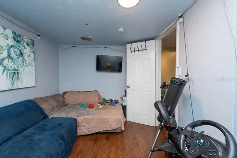 8013 N Gomez Avenue Tampa FL 33614