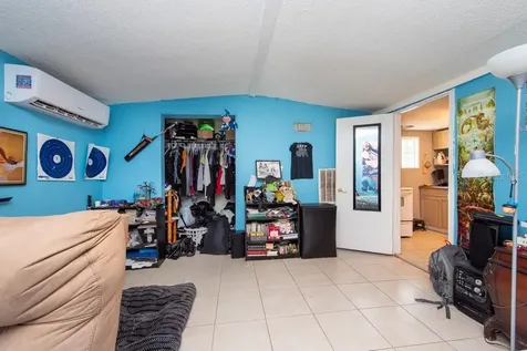 8013 N Gomez Avenue Tampa FL 33614