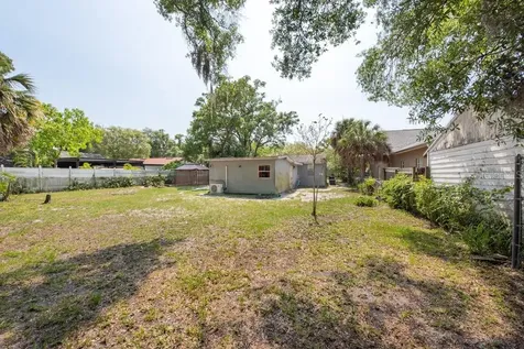 8013 N Gomez Avenue Tampa FL 33614