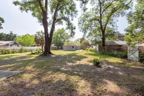 8013 N Gomez Avenue Tampa FL 33614