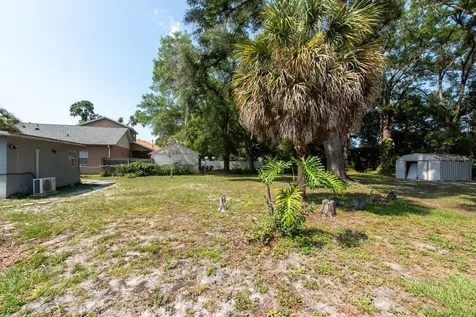 8013 N Gomez Avenue Tampa FL 33614