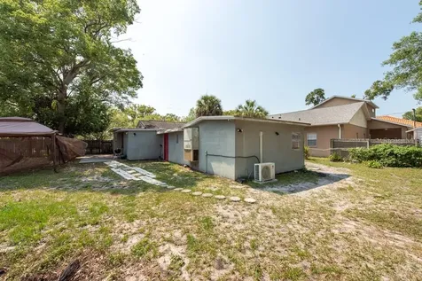 8013 N Gomez Avenue Tampa FL 33614
