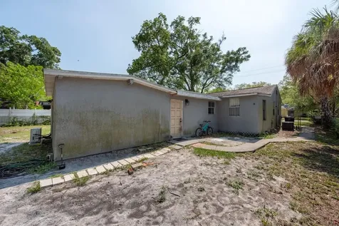 8013 N Gomez Avenue Tampa FL 33614