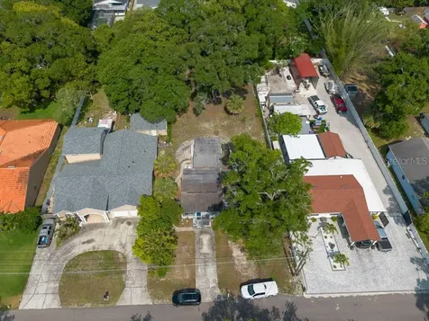 8013 N Gomez Avenue Tampa FL 33614