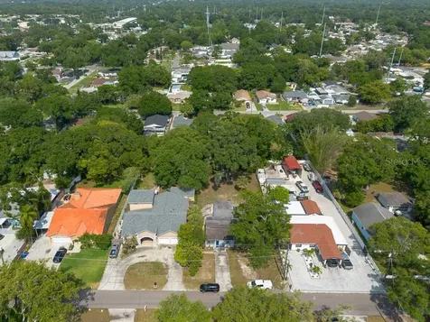 8013 N Gomez Avenue Tampa FL 33614