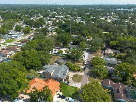 8013 N Gomez Avenue Tampa FL 33614