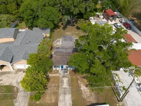 8013 N Gomez Avenue Tampa FL 33614