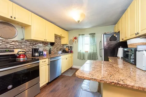 8013 N Gomez Avenue Tampa FL 33614