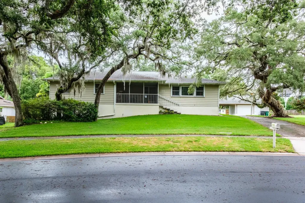 10 Fernbrooke Drive Safety Harbor FL 34695