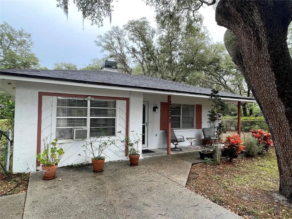 2221 South Village Avenue Tampa FL 33612