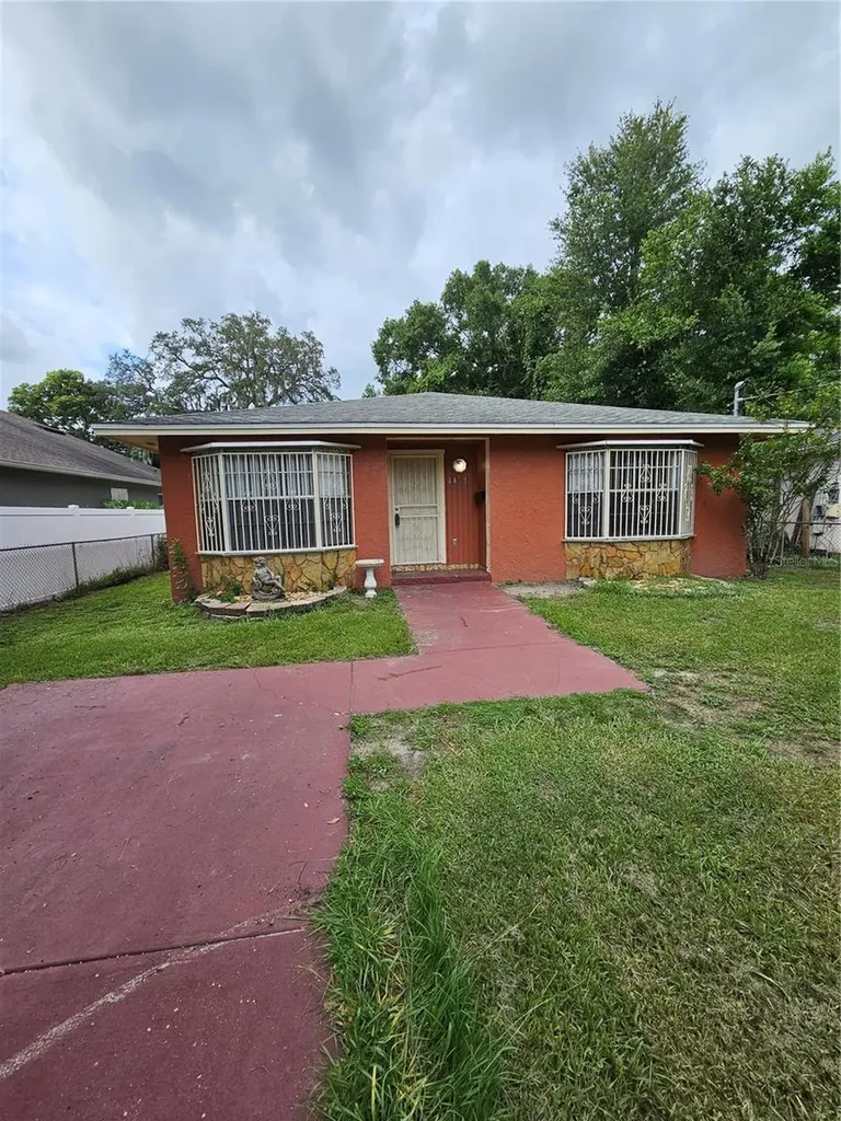 1407 W Arctic Street Tampa FL 33604