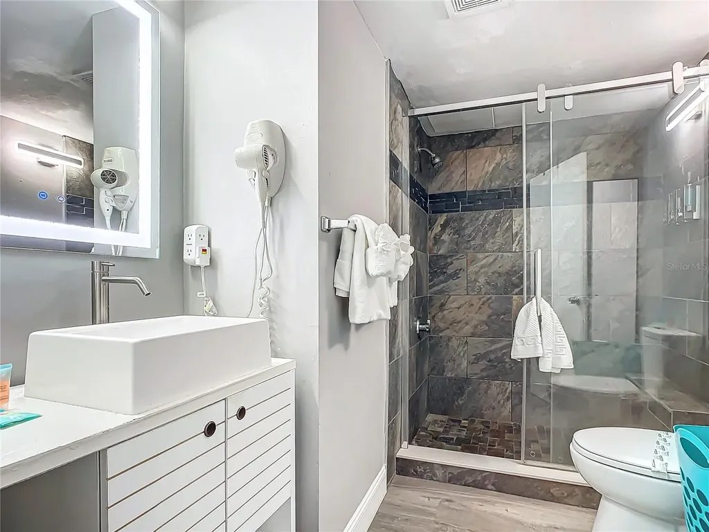 1909 S Atlantic Avenue Daytona Beach FL 32118