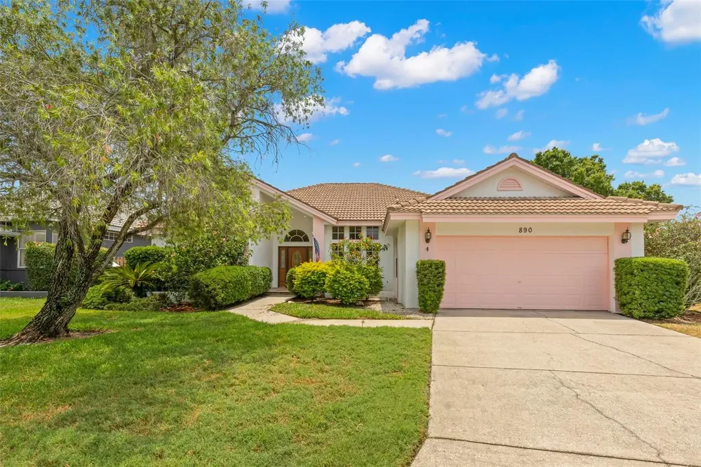 890 Live Oak Avenue NE St Petersburg FL 33703