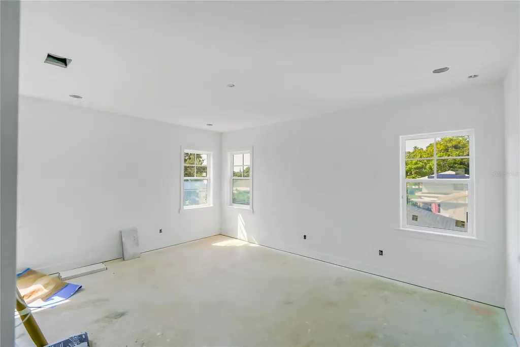 2823 4th Avenue N St Petersburg FL 33713