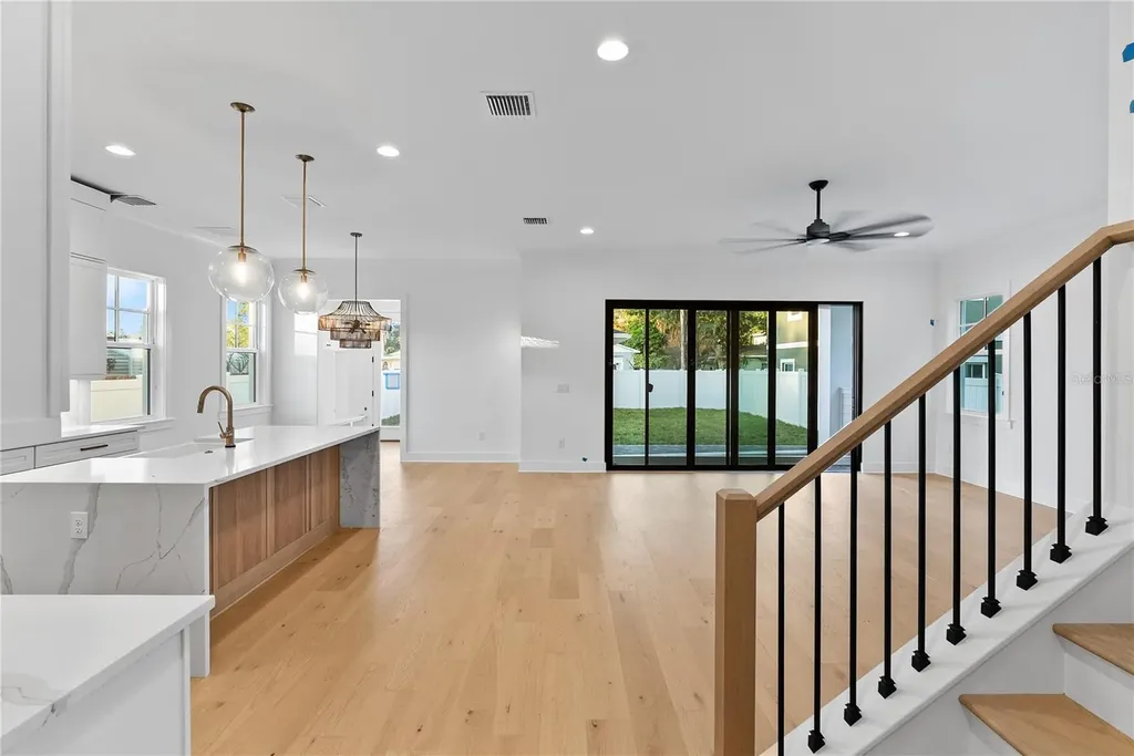2823 4th Avenue N St Petersburg FL 33713