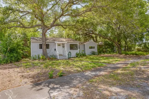 3218 Boca Ciega Drive N St Petersburg FL 33710