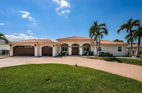 1977 Illinois Avenue NE St Petersburg FL 33703