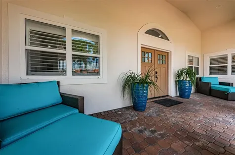 1977 Illinois Avenue NE St Petersburg FL 33703