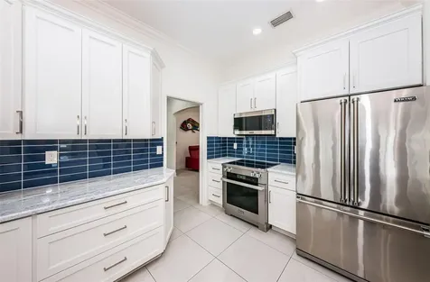 1977 Illinois Avenue NE St Petersburg FL 33703