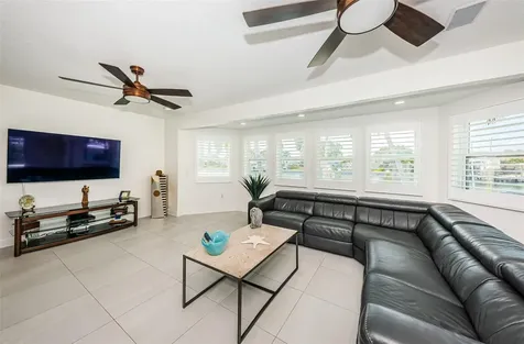 1977 Illinois Avenue NE St Petersburg FL 33703