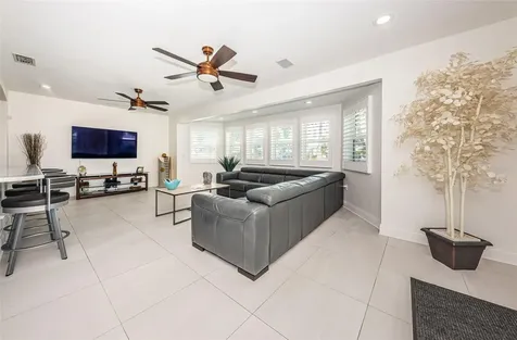 1977 Illinois Avenue NE St Petersburg FL 33703
