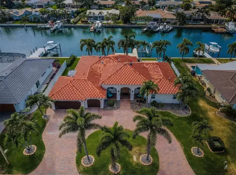 1977 Illinois Avenue NE St Petersburg FL 33703