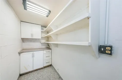 1977 Illinois Avenue NE St Petersburg FL 33703
