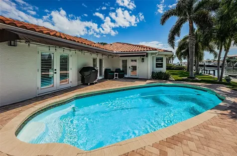 1977 Illinois Avenue NE St Petersburg FL 33703