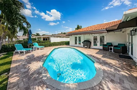 1977 Illinois Avenue NE St Petersburg FL 33703