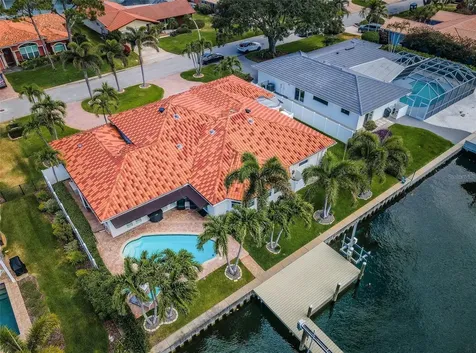 1977 Illinois Avenue NE St Petersburg FL 33703