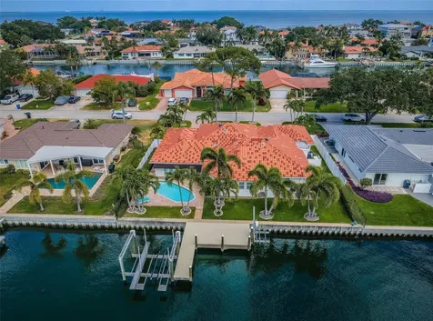 1977 Illinois Avenue NE St Petersburg FL 33703