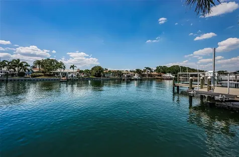 1977 Illinois Avenue NE St Petersburg FL 33703