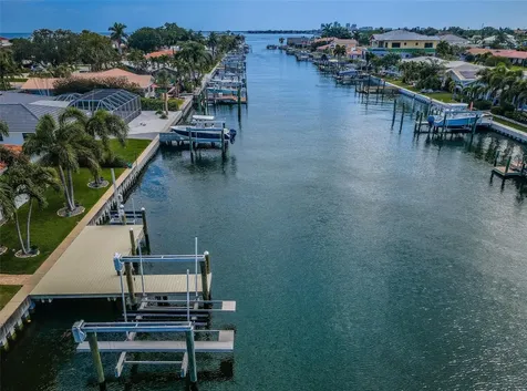 1977 Illinois Avenue NE St Petersburg FL 33703