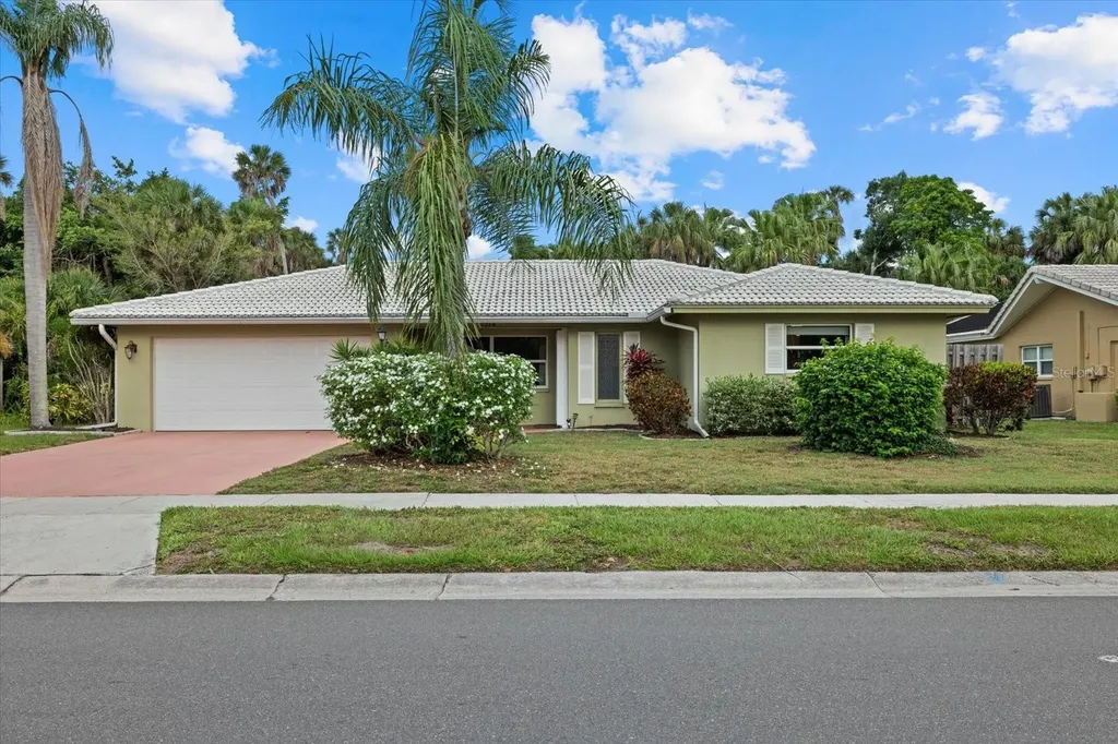 7528 Biltmore Drive Sarasota FL 34231