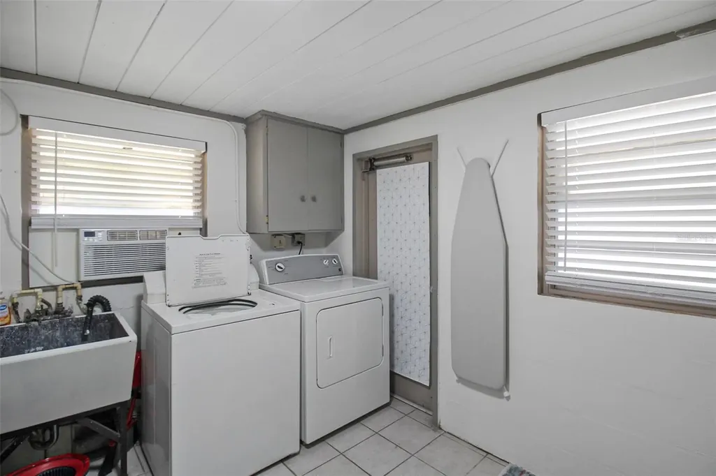 2403 19th Avenue W Bradenton FL 34205