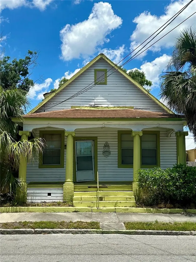 2312 E 11th Avenue Tampa FL 33605