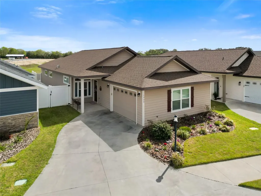 1725 SW 245th Terrace Newberry FL 32669