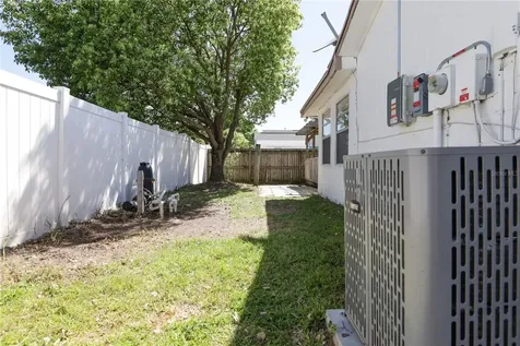 2338 Woodleaf Court Orlando FL 32837