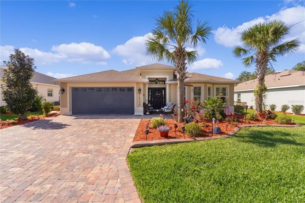 10396 Silver Maple Avenue Oxford FL 34484