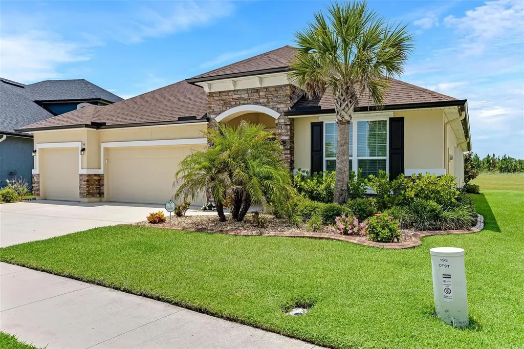 195 S Coopers Hawk Way Palm Coast FL 32164