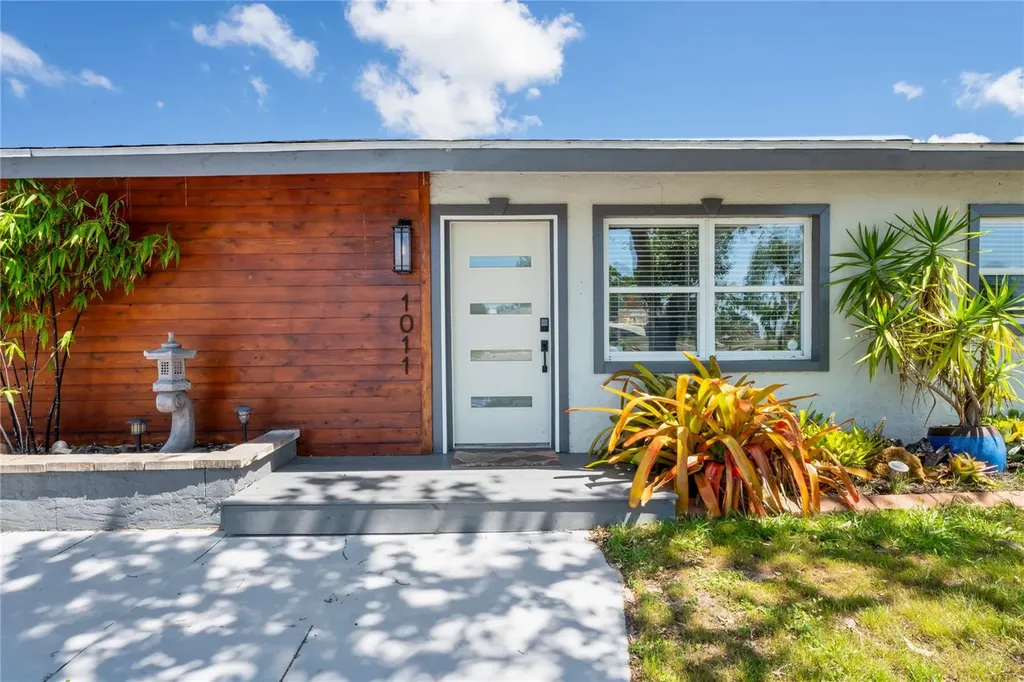 1011 Dartmouth Drive Bradenton FL 34207