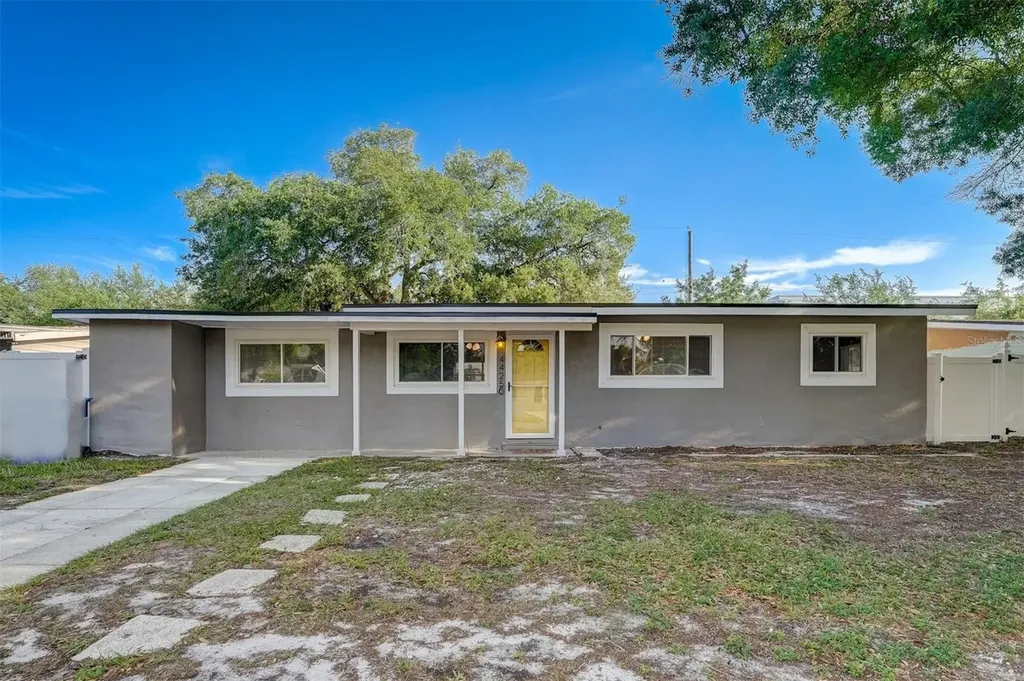 4425 W Wallace Avenue Tampa FL 33611