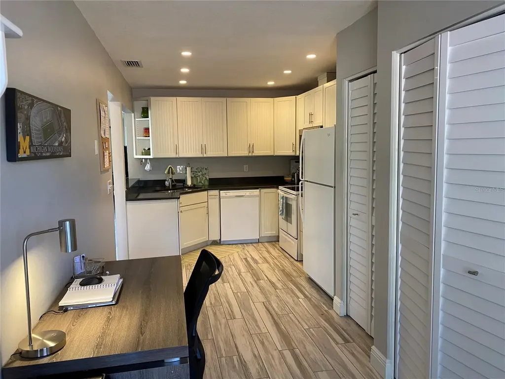 5769 Avista Drive Sarasota FL 34243