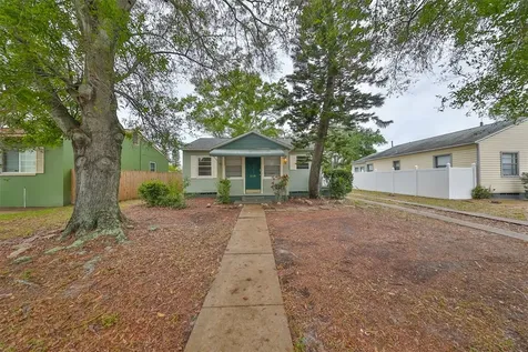 319 37th Street S St Petersburg FL 33711