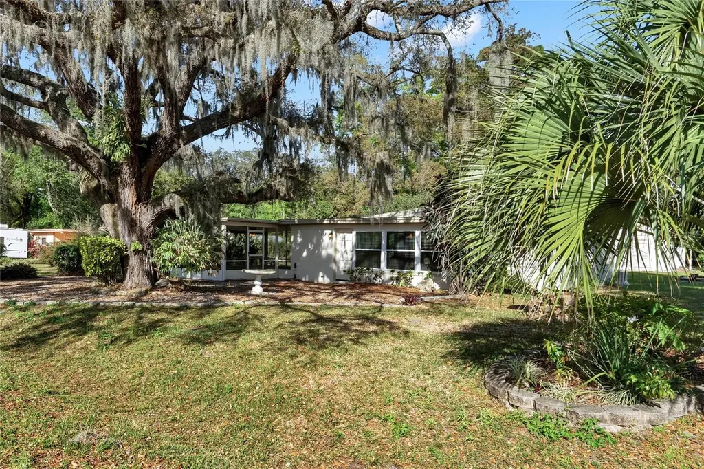 5301 Vance Avenue Orlando FL 32810