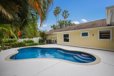 1689 Alta Vista Street Sarasota FL 34236