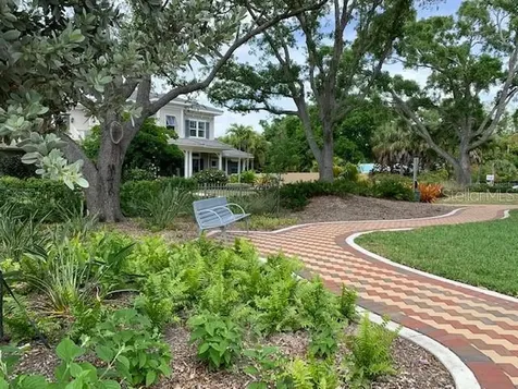 1689 Alta Vista Street Sarasota FL 34236